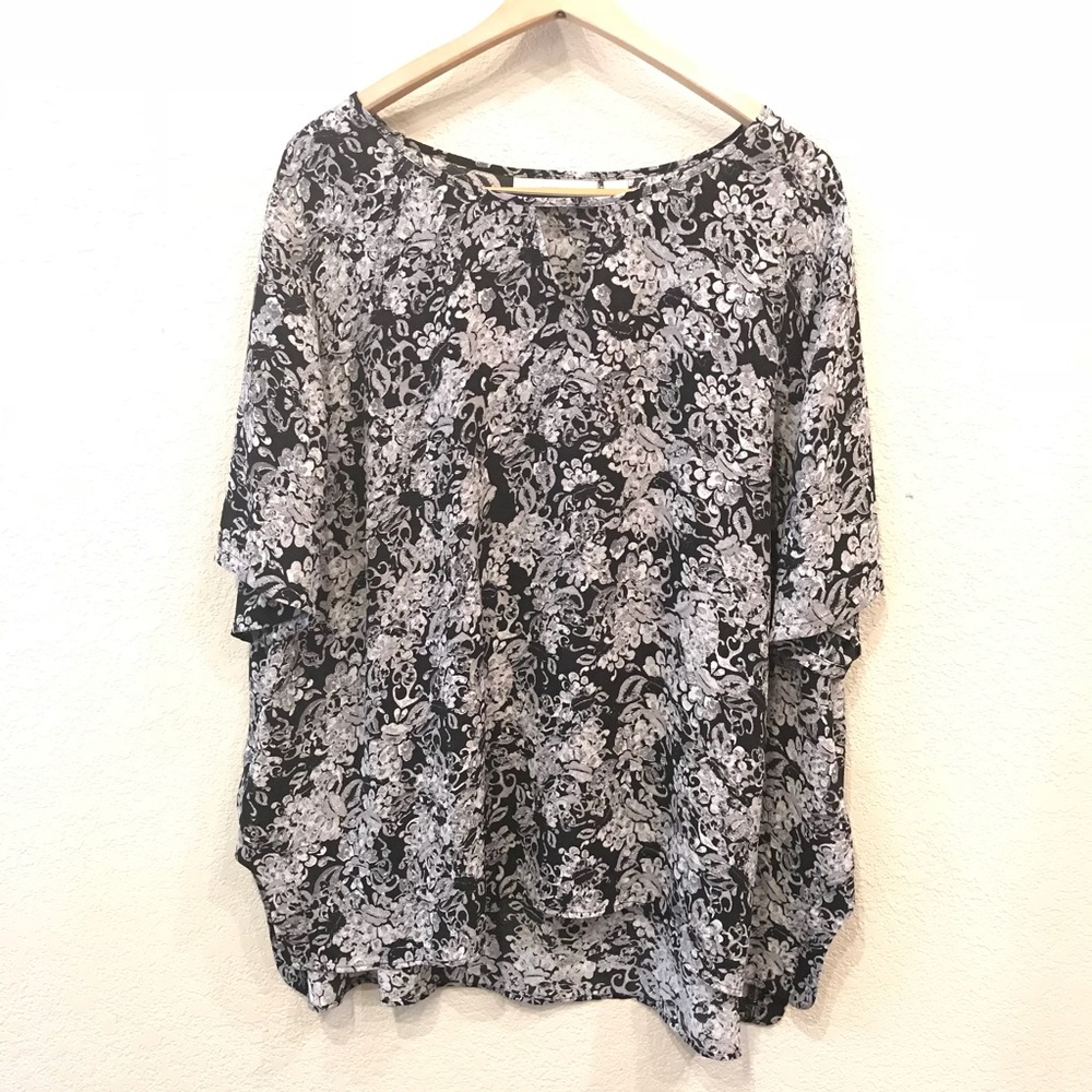 Sejour Short Sleeved Floral Top Nordstrom 2X HP - Picture 7 of 8